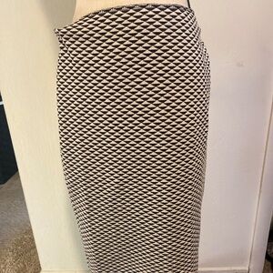 H&M Black White Pencil Skirt Women’s Size Medium Geometric Stretch Midi